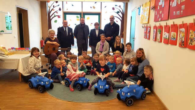 Spendenübergabe im Kindergarten Lichtenhaag