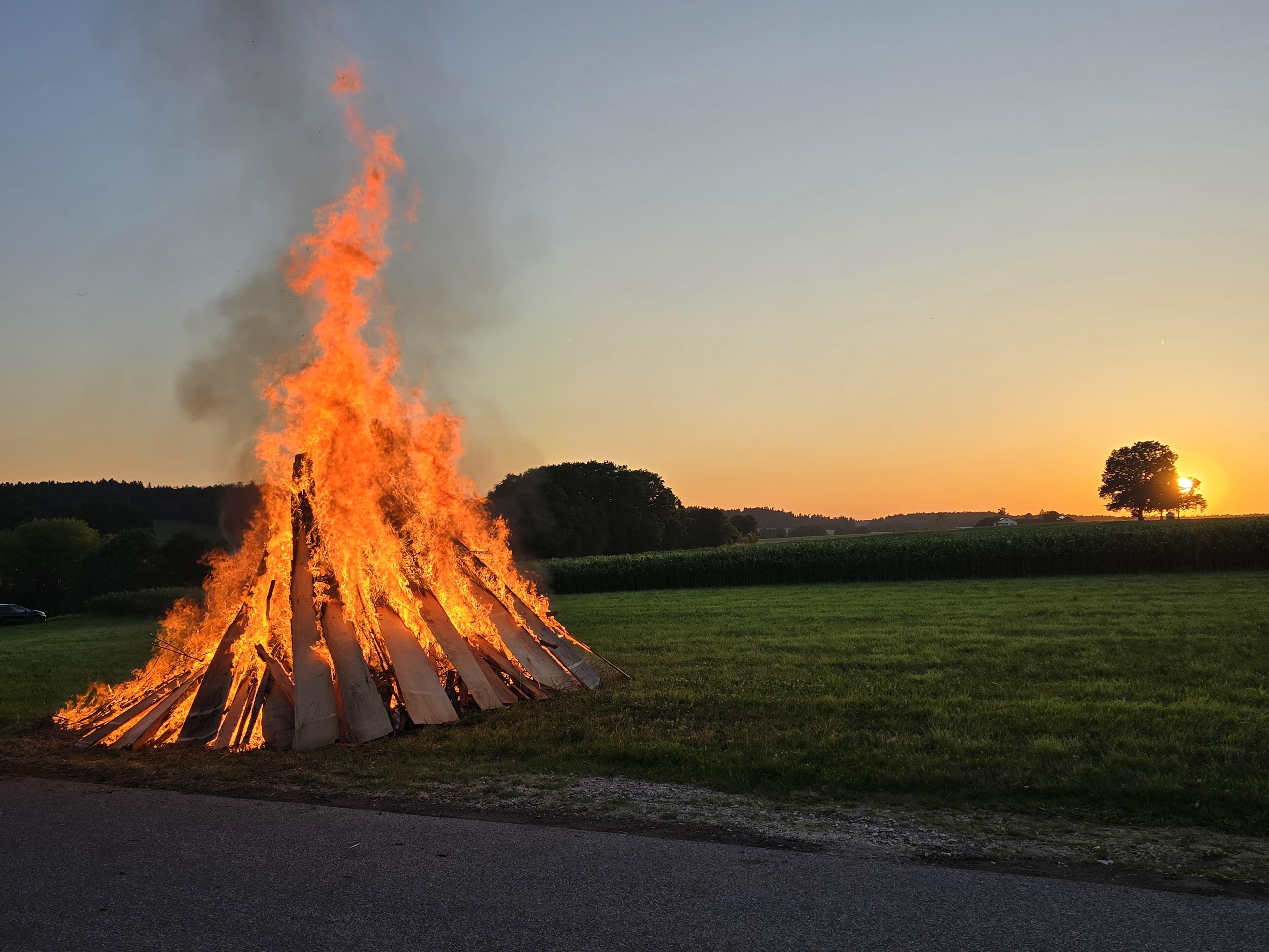 Das lodernde Feuer.